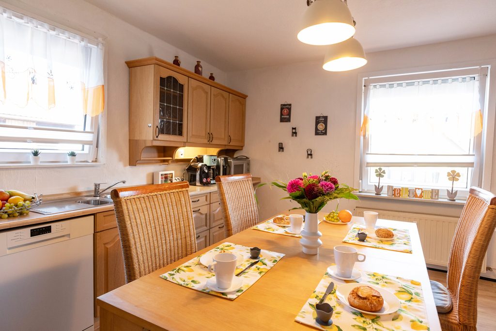 Helle Küche der Ferienwohnung